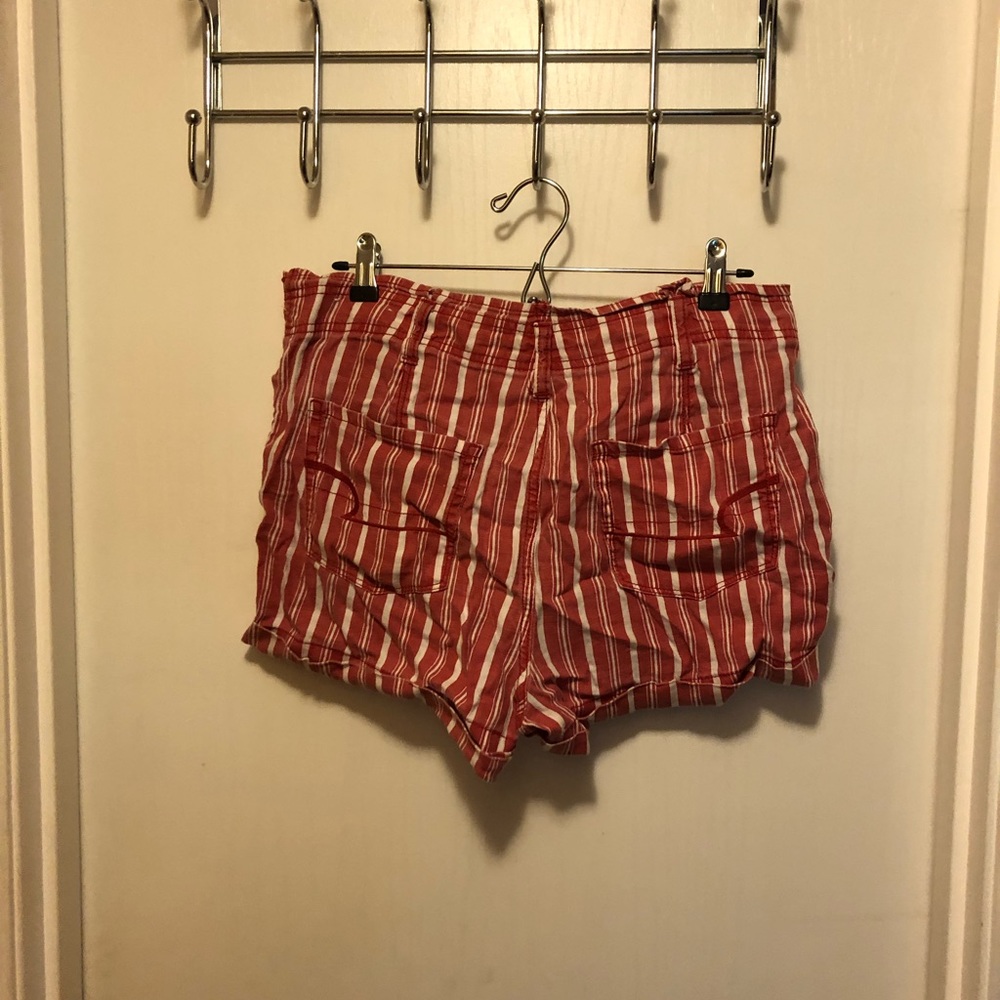 Shorts - Picture 2 of 3